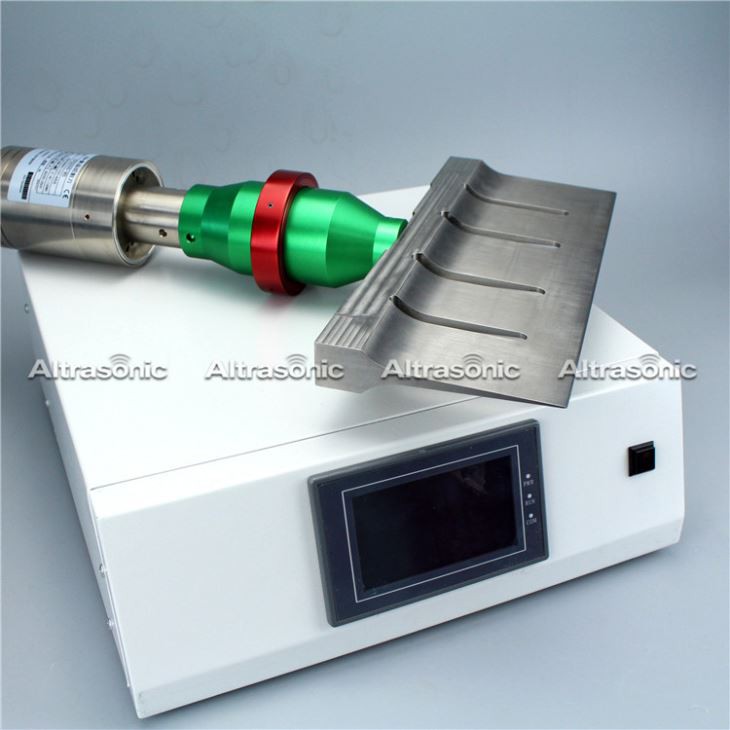 20K Handheld Ultrasonic Food Cutter Slicing Machine For Cake And Cheese